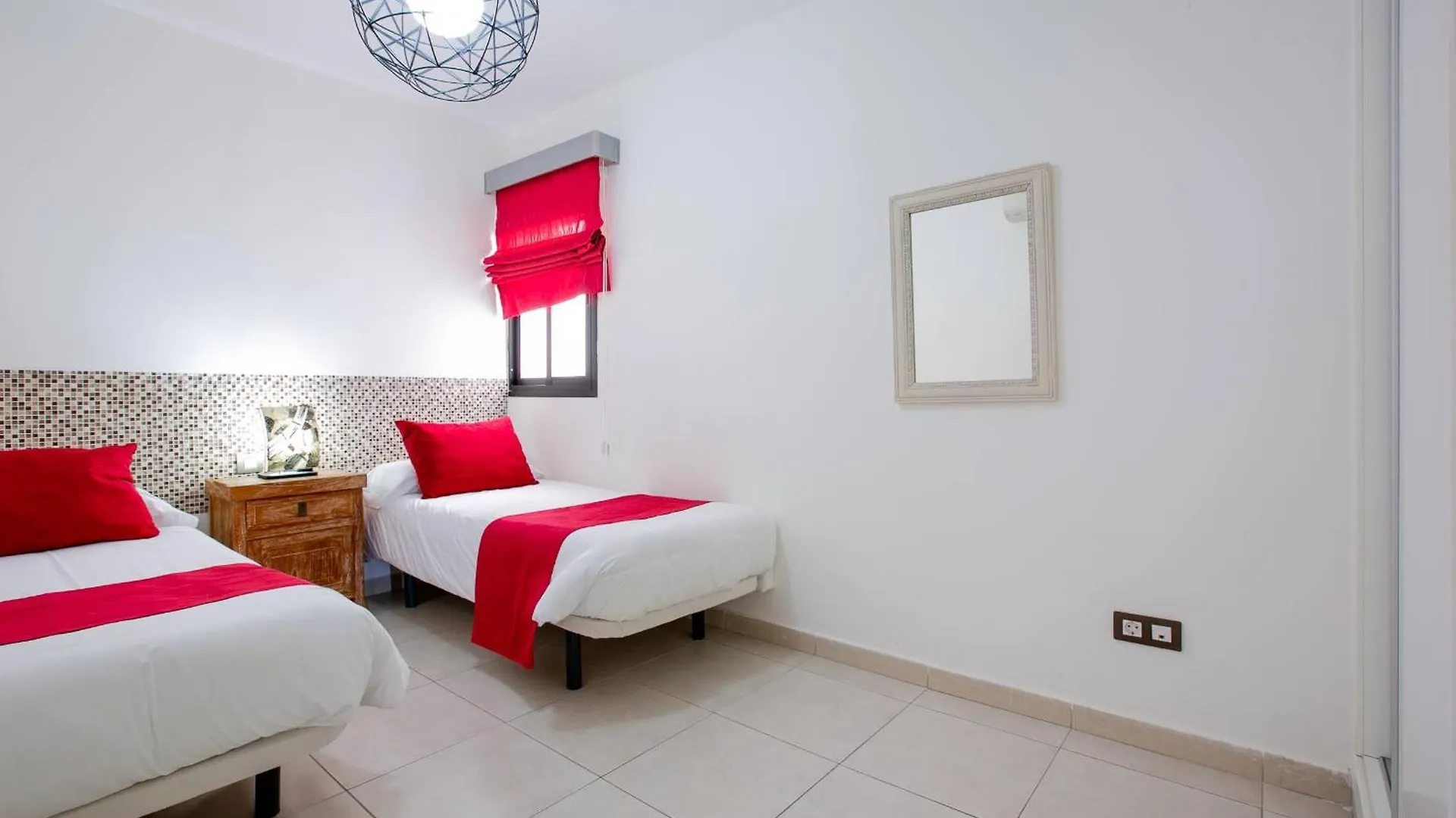 Apartments La Caleta Sunrises 아데제