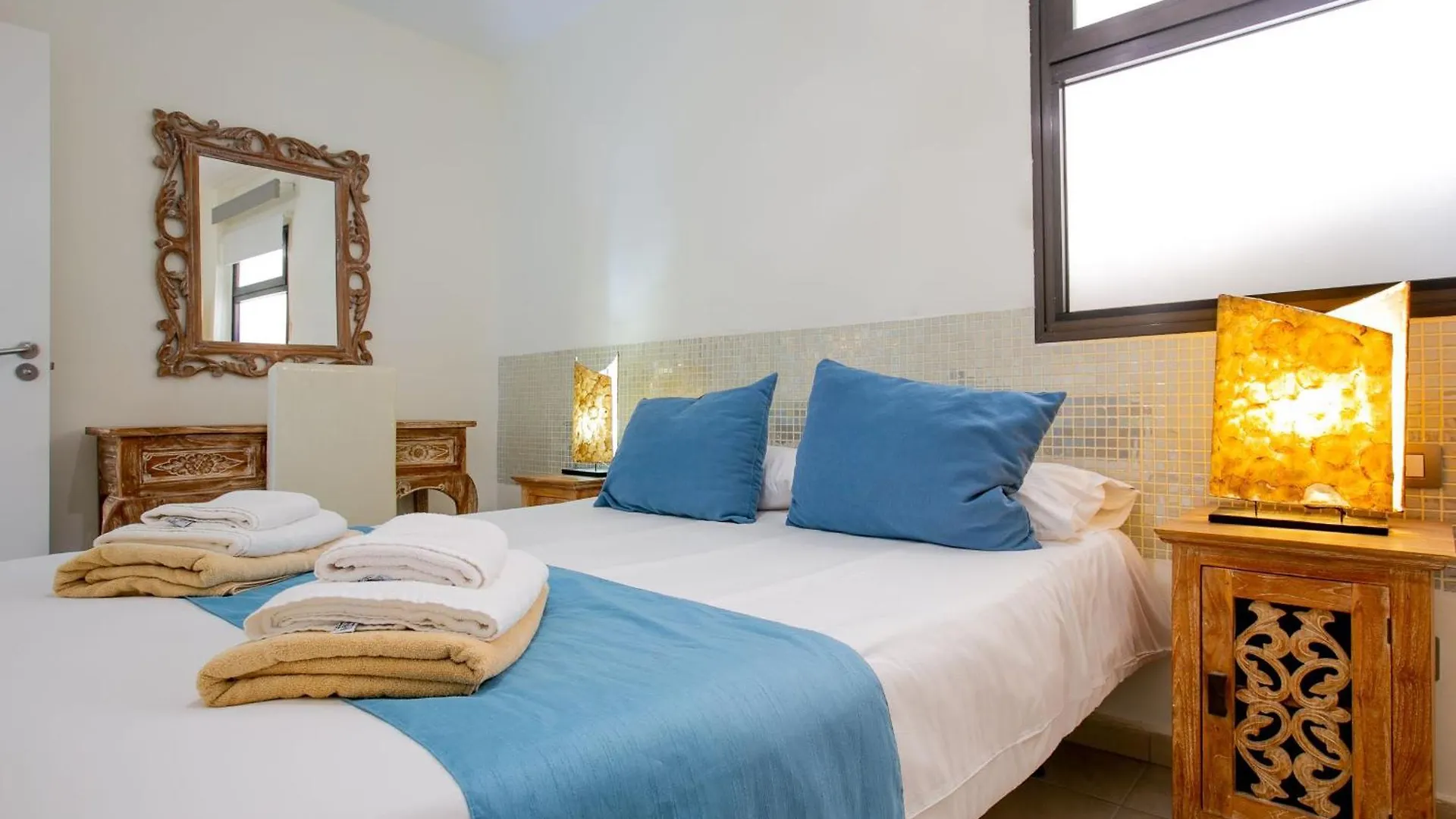 Apartments La Caleta Sunrises 아데제